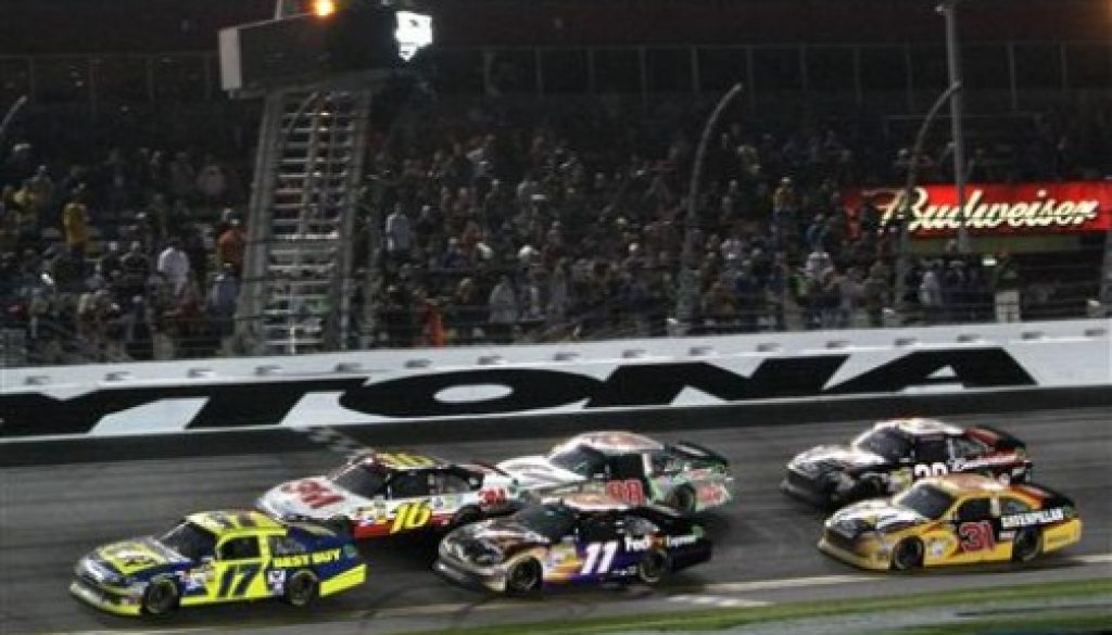 2012 Daytona 500 final restart Kenseth leads